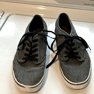 Men’s grey vans lace up sneakers skateboard shoes size 9.5